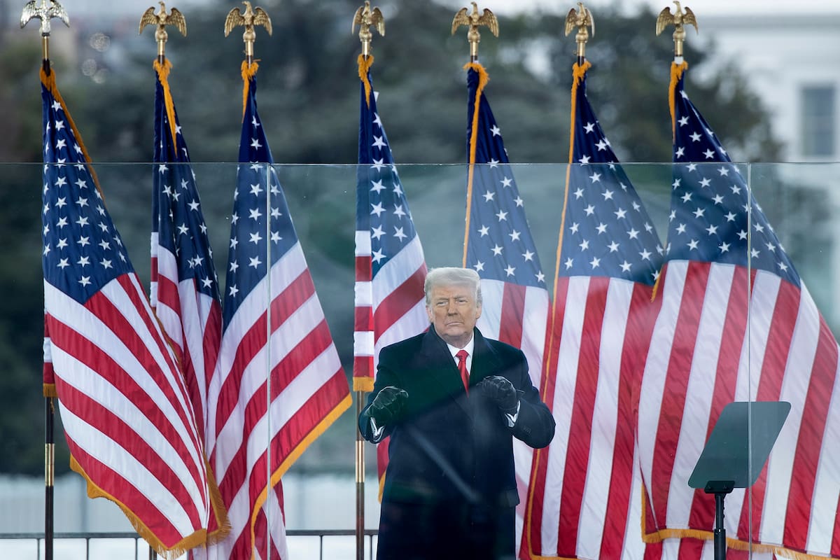 El presidente de los Estados Unidos, Donald Trump, habla con partidarios de The Ellipse cerca de la Casa Blanca el 6 de enero de 2021 en Washington, DC