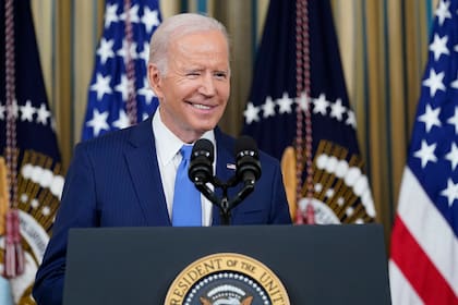 El presidente de los Estados Unidos, Joe Biden, habla durante una conferencia de prensa un día después de las elecciones de mitad de período de los Estados Unidos