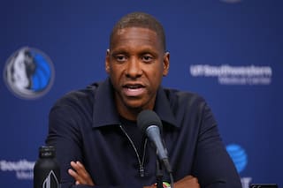 El presidente de los Mavericks, Masai Ujiri, dice que él decidió destituir a Jason Kidd como entrenador