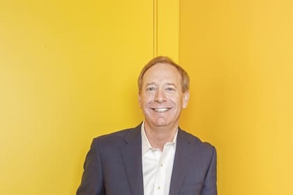 El presidente de Microsoft, empresa que volvió al podio de las más importantes del mundo, habla del potencial de la IA para abordar los grandes desafíos de la humanidad, cuenta por qué se enfrenta a Trump en cuestiones de inmigración