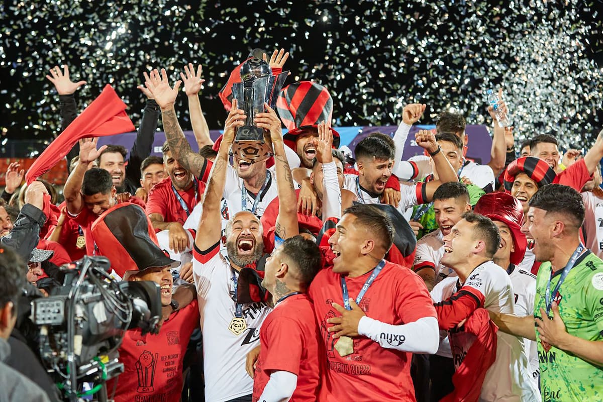 El presidente de Patronato, último campeón de la Copa Argentina, justificó de manera insólita que su equipo no juegue la Supercopa en Abu Dhabi