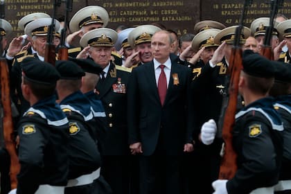 El presidente de Rusia, Vladimir Putin, durante un desfile por el Día de la Victoria en Sebastopol, Crimea