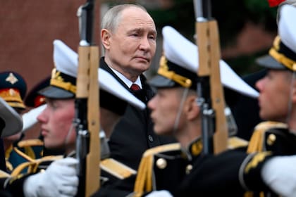 El presidente de Rusia Vladímir Putin, durante una ceremonia militar en la Plaza Roja
