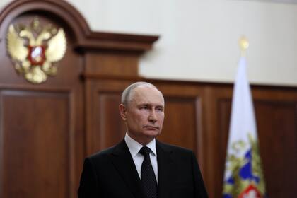 El presidente de Rusia, Vladimir Putin, pronuncia un discurso en vídeo el 24 de junio de 2023, mientras los combatientes de Wagner organizan una rebelión.
