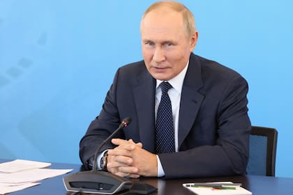 El presidente de Rusia, Vladimir Putin, se reúne con los directores de las principales escuelas de ingeniería y sus socios industriales, en Veliky Nóvgorod, el 21 de septiembre de 2022.
