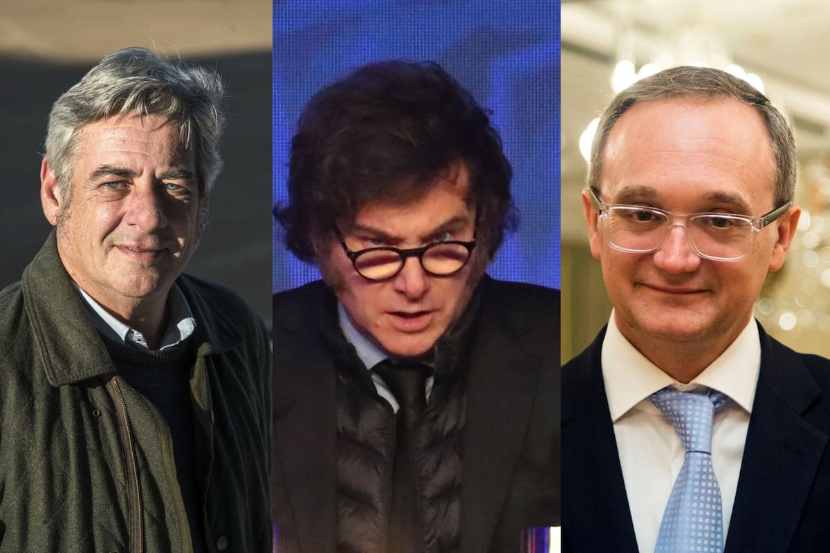 El presidente de SRA, Nicolás Pino, el presidente Javier Milei y el presidente de Ciara-Cec, Gustavo Idígoras