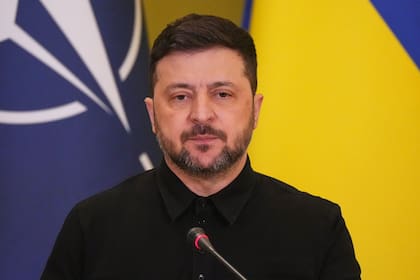 El presidente de Ucrania, Volodimir Zelensky, durante una conferencia de prensa conjunta con el secretario general de la OTAN, Mark Rutte, en Kiev, Ucrania,