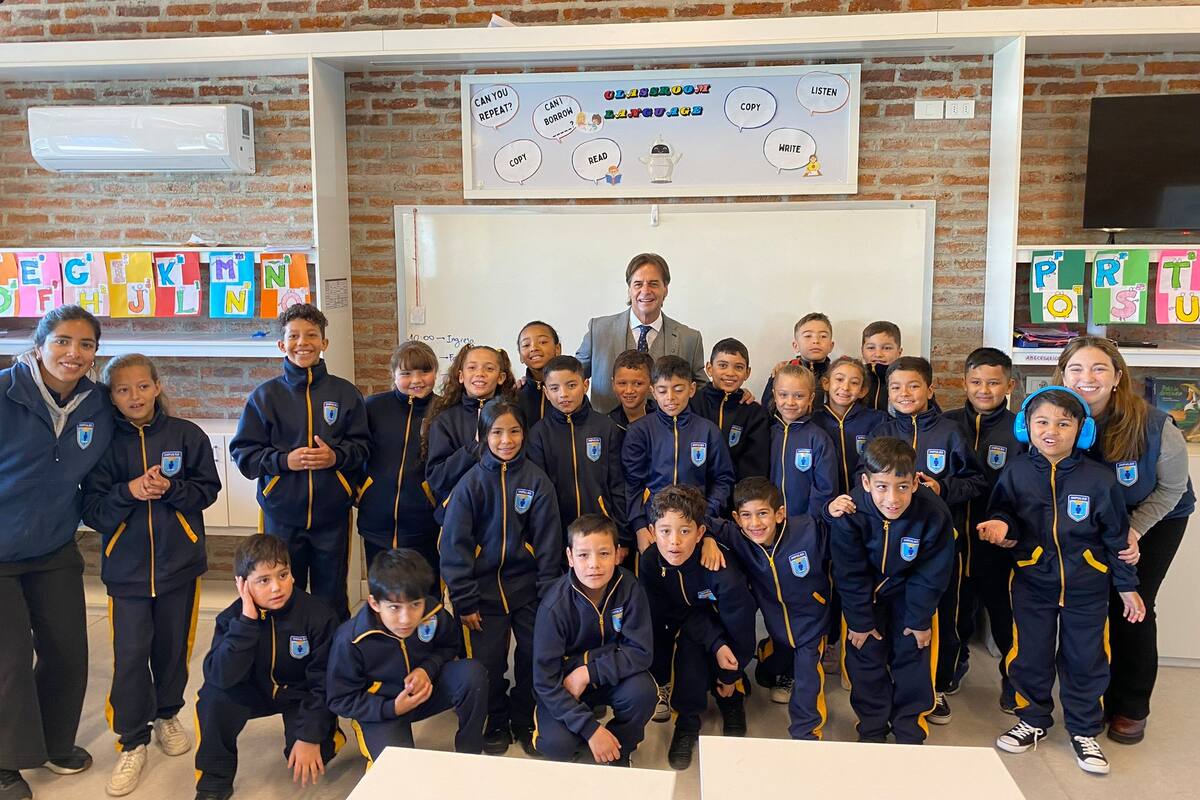 El presidente de Uruguay, Luis Lacalle Pou, en la inauguración de la escuela Impulso