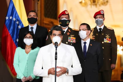 El presidente de Venezuela Nicolás Maduro, durante el discurso que dio en la noche del lunes por los trabajos del gobierno para frenar el coronavirus