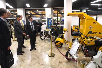 El presidente del ACA, César Carman, junto a embajadores en la sede del ACA