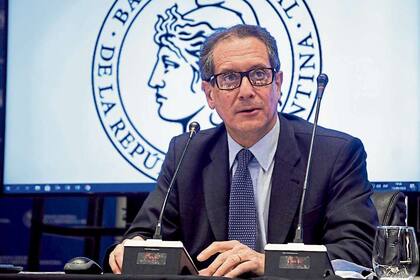 El presidente del Banco Central, Miguel Pesce, durante el anuncio de las nuevas regulaciones