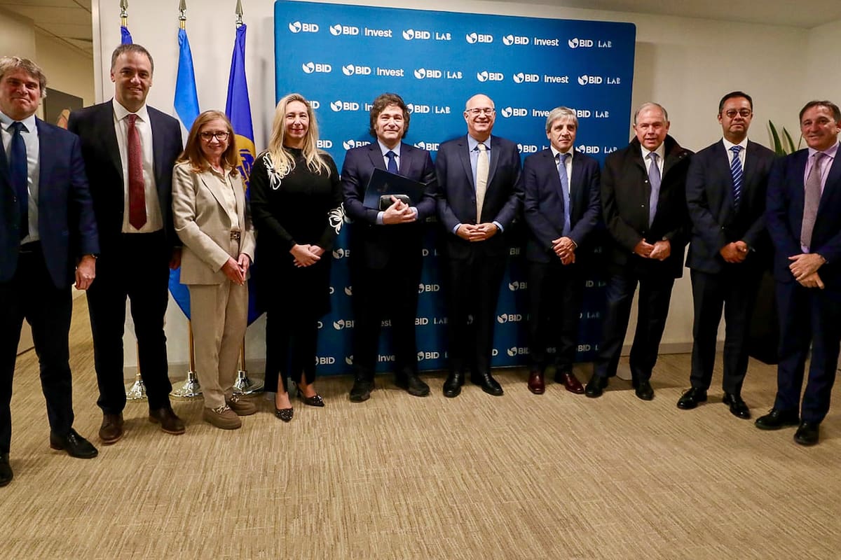 El presidente del BID, Ilan Goldfajn, dijo que existen dos posibles líneas de financiamiento para el "paquete adicional" anunciado por Caputo que se sumaría al acuerdo con el FMI.