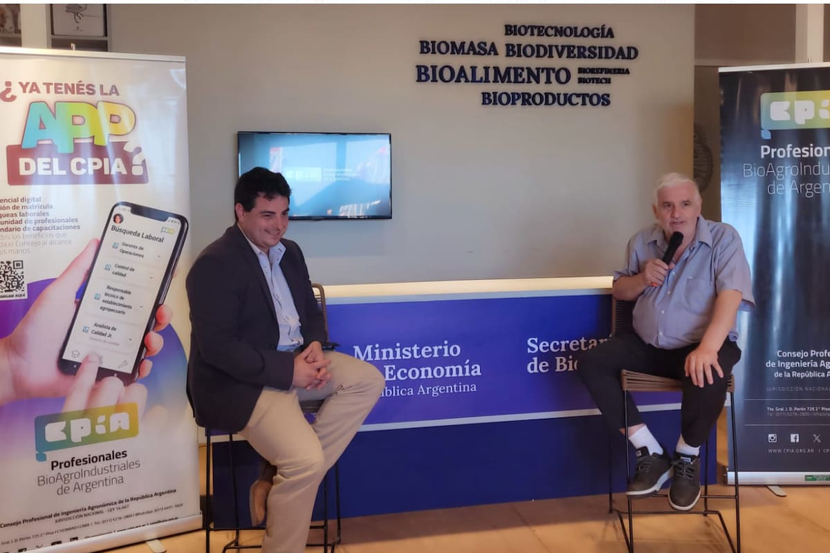 El presidente del Consejo Profesional de Ingeniería Agronómica (CPIA), Claudio González, y el secretario de Agricultura de la Nación, Fernando Vilella