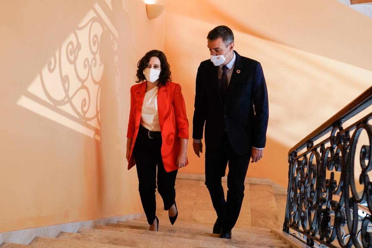 El presidente del gobierno español, Pedro Sánchez, y la presidenta de la Comunidad de Madrid, Isabel Díaz Ayuso se reunioron hoy para tratar la crisis del coronavirus