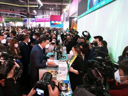 El presidente del Gobierno, Pedro Sánchez, en la feria de turismo Fitur, celebrada la semana pasada en Madrid, donde se exigió llevar mascarilla FFP2 en interiores
