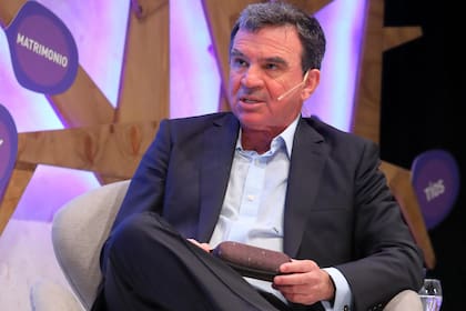 El presidente del Grupo Fate-Aluar dijo que los jóvenes deben construir el futuro y olvidarse de los “cuatro o cinco delincuentes que ensuciaron a la sociedad argentina”