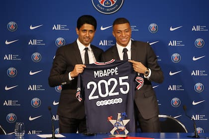 El presidente del PSG y Kylian Mbappé