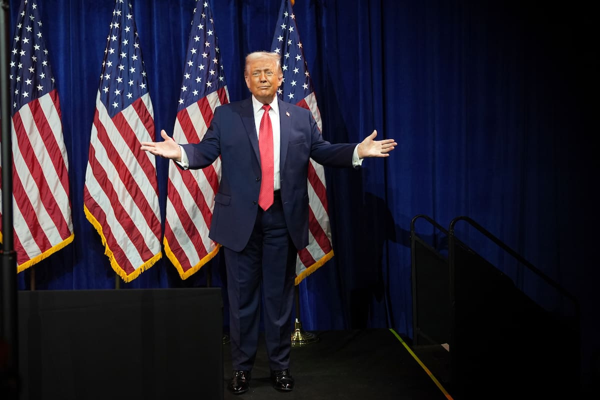 El presidente Donald Trump al llegar a una reunión con legisladores republicanos en Washington el 6 de enero