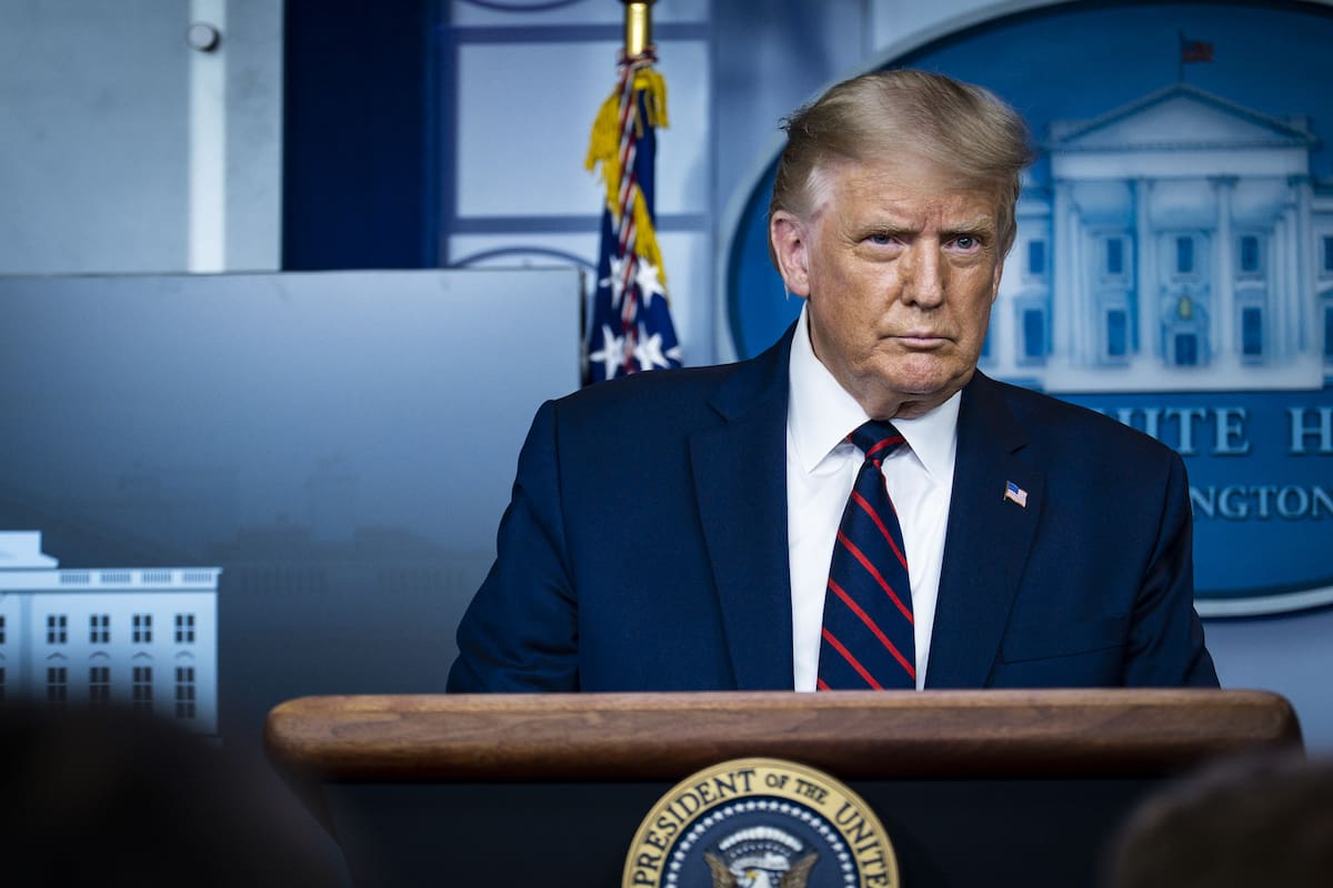 El presidente Donald Trump anuncia que la Administración de Alimentos y Medicamentos emitirá una autorización de emergencia para el plasma sanguíneo como tratamiento para el coronavirus durante una conferencia de prensa en la Casa Blanca el 23 de agosto de 2020 en Washington, DC