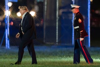 Trump arremete contra la Corte Suprema por no limitar el voto por correo postal