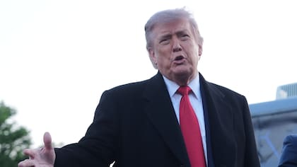 El presidente Donald Trump durante su incursión en las remodelaciones del icónico monumento