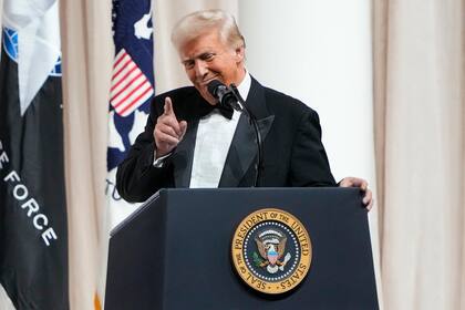 El presidente Donald Trump, durante un baile tras su investidura, el 20 de enero de 2025, en Washington. (AP/Ben Curtis)