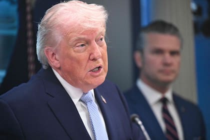 El presidente Donald Trump, el lunes, al hablar en la sala de prensa de la Casa Blanca, el 6 de abril.