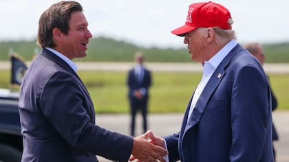 El presidente Donald Trump elogió al gobernador de Florida, Ron DeSantis, y no descartó su incorporación al gabinete nacional como fiscal general