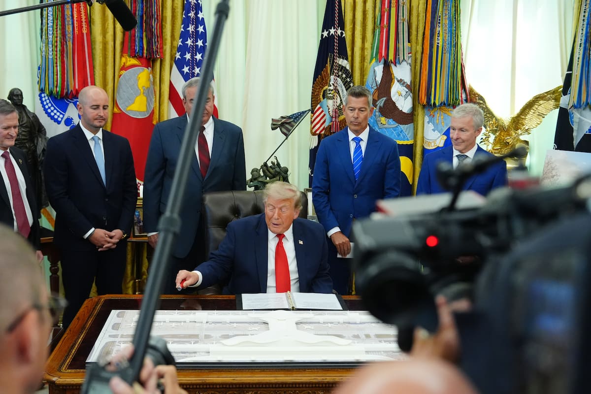El presidente Donald Trump en el Despacho Oval de la Casa Blanca para hablar sobre el proyecto de re