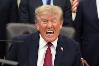 Sale a la venta moneda con el rostro de Trump