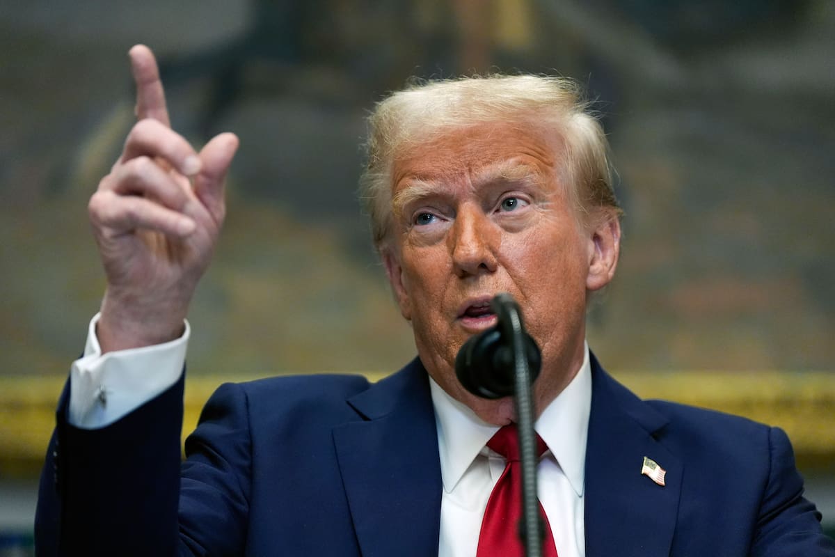 El presidente Donald Trump habla en la Sala Roosevelt de la Casa Blanca, el martes 21 de enero de 2025, en Washington