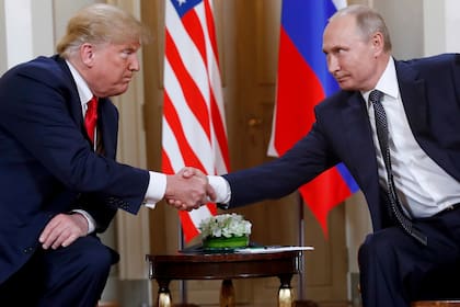 El presidente Donald Trump ofreció la ayuda de Estados Unidos a Rusia tras la muerte de una trabajadora en un instituto de investigación de la peste en Siberia