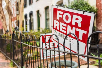 El presidente Donald Trump presentó su proyecto de presupuesto con recortes para programas de vivienda y asistencia social