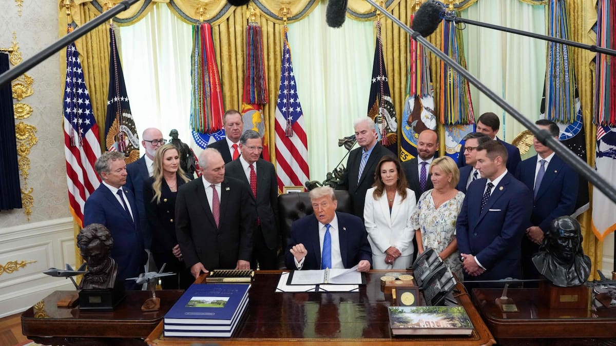 Oficial y confirmado: Trump firma una ley que favorece el avance del ICE y la Patrulla Fronteriza en EE.UU.