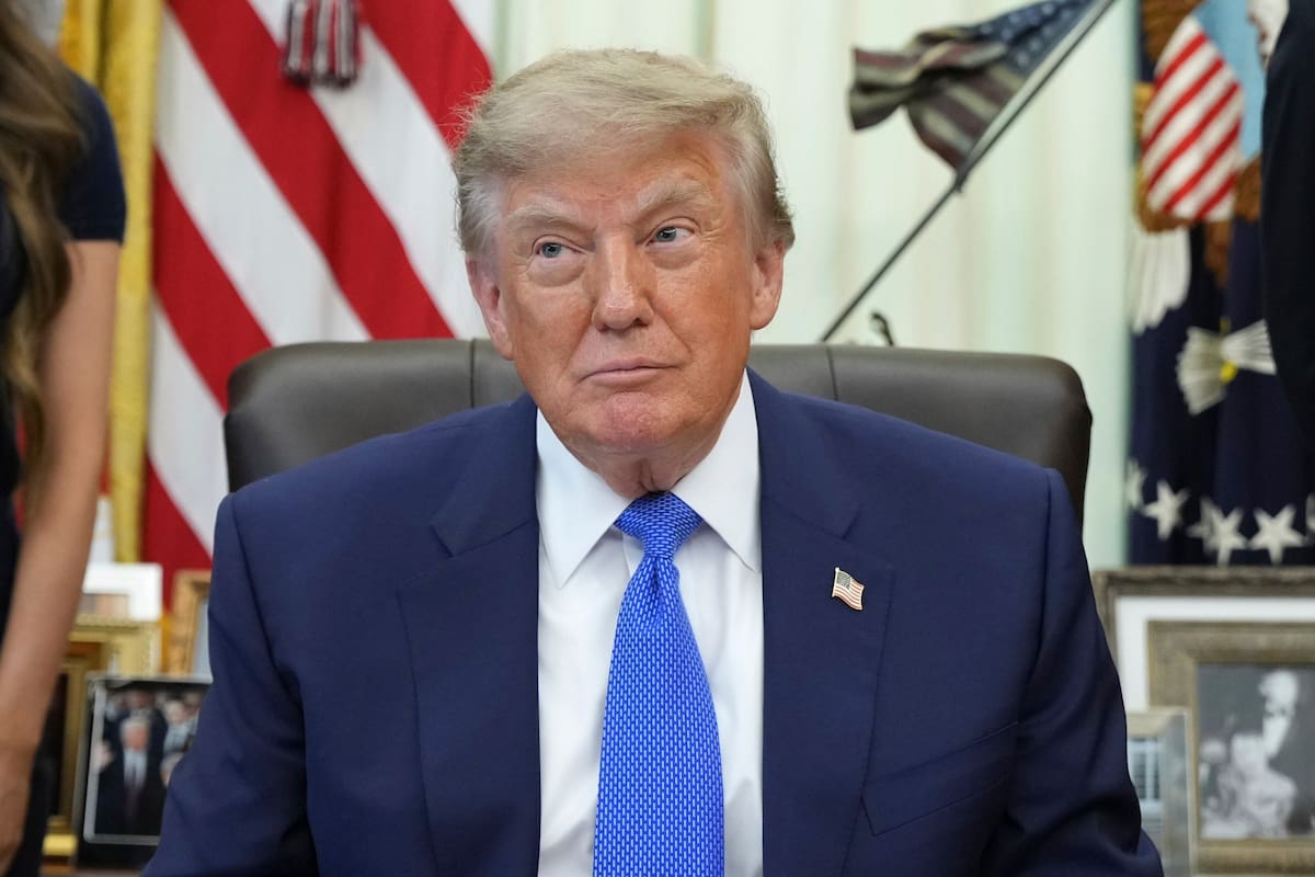 El presidente Donald Trump prorrogó por otros 90 días la exención a una ley marítima de EE.UU. que afecta el precio de la gasolina