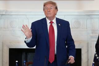 Trump extiende permiso para que barcos extranjeros transporten energía y fertilizantes