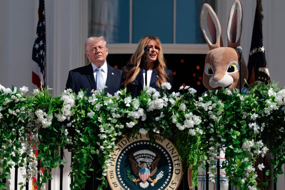 El presidente Donald Trump y la primer dama, Melania Trump, en la celebración de Pascua en la Casa Blanca.