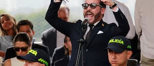 De la Espriella asume la presidencia de una Colombia hundida en la tensión política y el acecho de la violencia