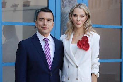 El presidente electo de Ecuador, Daniel Noboa, y su esposa Lavinia Valbonesi