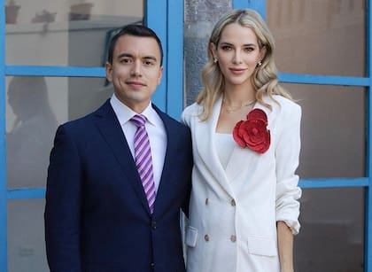 El presidente electo de Ecuador, Daniel Noboa, y su esposa Lavinia Valbonesi