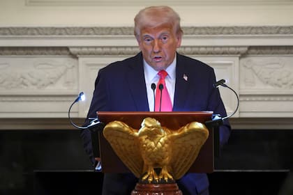 El presidente estadounidense Donald Trump habla durante un evento en la Casa Blanca, Washington, el jueves 27 de marzo de 2025. (Pool vía AP)