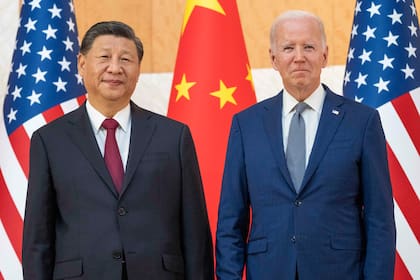 El presidente estadounidense Joe Biden con el presidente chino Xi Jinping, en Bali, Indonesia, el 14 de noviembre del 2022. . (Foto AP/Alex Brandon)