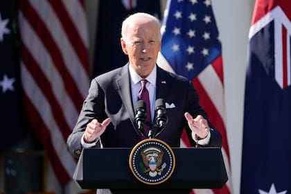 El presidente estadounidense, Joe Biden, habla durante una conferencia de prensa con el primer ministro australiano, Anthony Albanese, en la Casa Blanca, Washington, el miércoles 25 de octubre de 2023. (AP Foto/Manuel Balce Ceneta)