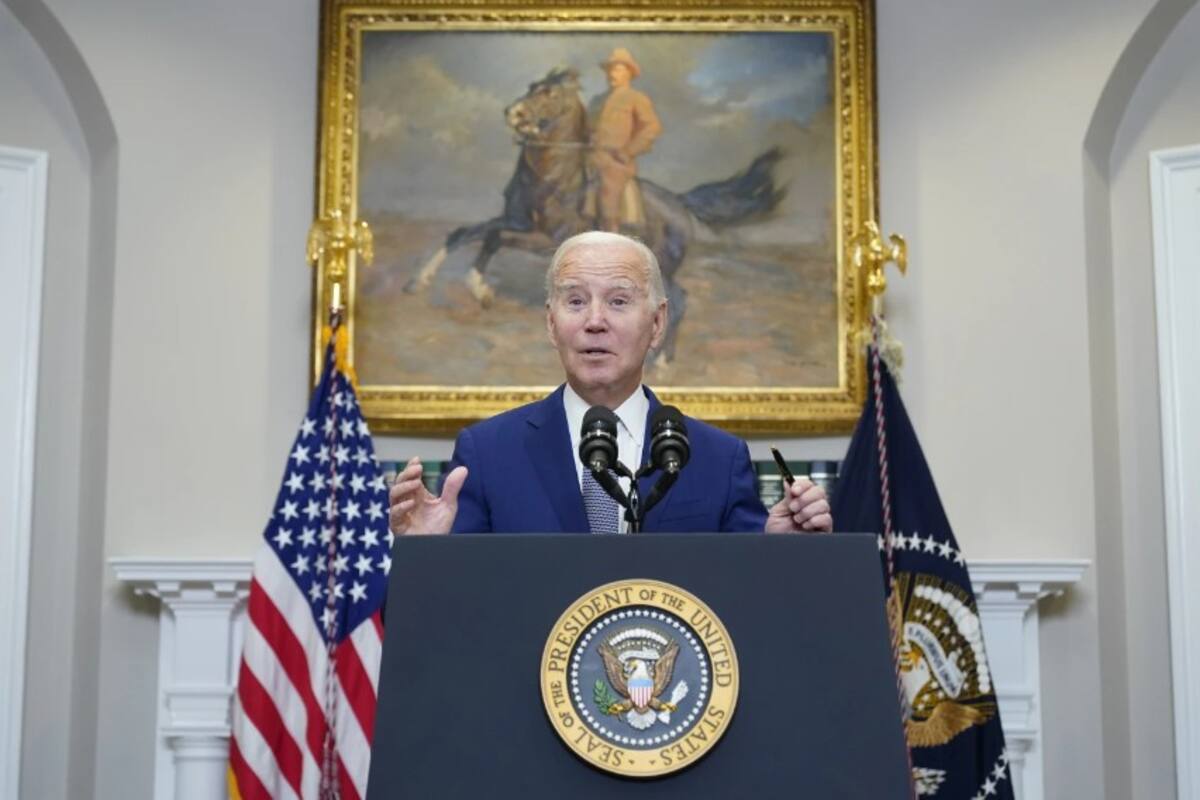 El presidente estadounidense Joe Biden habla en el Salón Roosevelt de la Casa Blanca el 1 de octubre de 2023