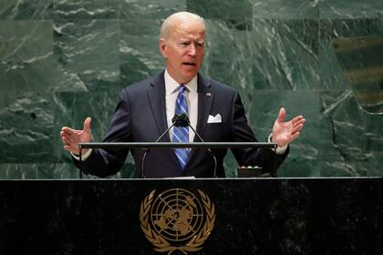 El presidente estadounidense Joe Biden habla en la 76ta sesión de la Asamblea General de las Naciones Unidas en la sede de la ONU en Nueva York, martes 21 de setiembre de 2021.  (Eduardo Muñoz/Pool Photo via AP)