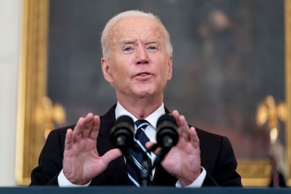 El presidente estadounidense Joe Biden habla en la Casa Blanca el 9 de septiembre del 2021. El Gremio Nacional de Enfermeros de Estados Unidos aplaudió la propuesta de Biden de requerir que las compañías de más de 100 empleados vacunen a su fuerza de trabajo. (AP Foto/Andrew Harnik)
