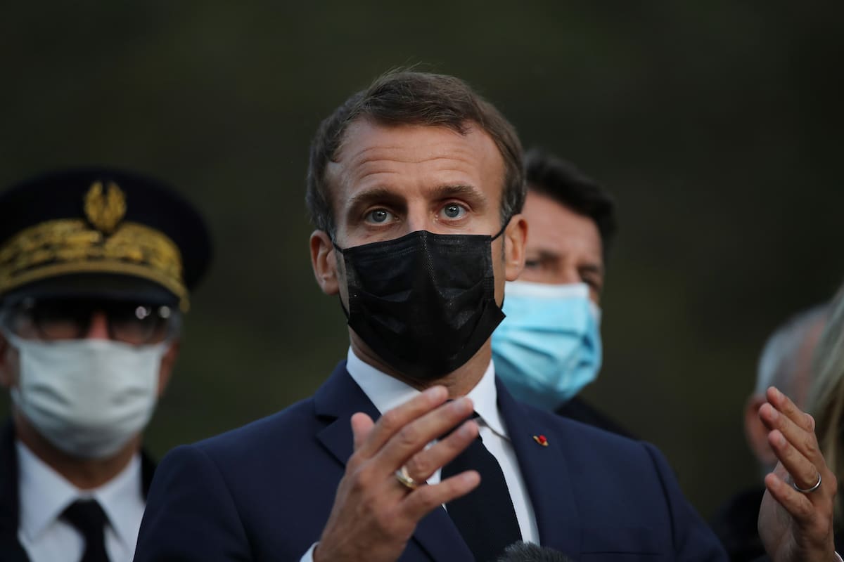 El presidente francés Emmanuel Macron anunciará hoy nuevas restricciones para frenar la propagación del coronavirus