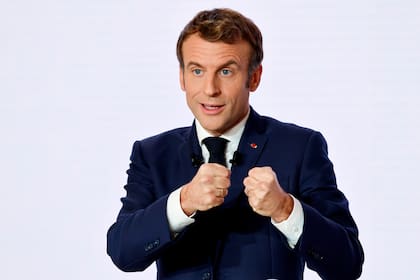 El presidente francés  Emmanuel Macron el 9 de diciembre del 2021 en París.   (Ludovic Marin/Pool Photo via AP)