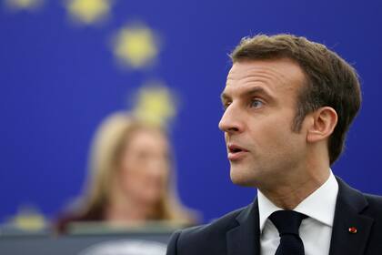 El presidente francés Emmanuel Macron en el Parlamento Europeo en Estrasburgo, Francia, el 19 de enero de 2022.  (Foto AP/Jean-Francois Badias)