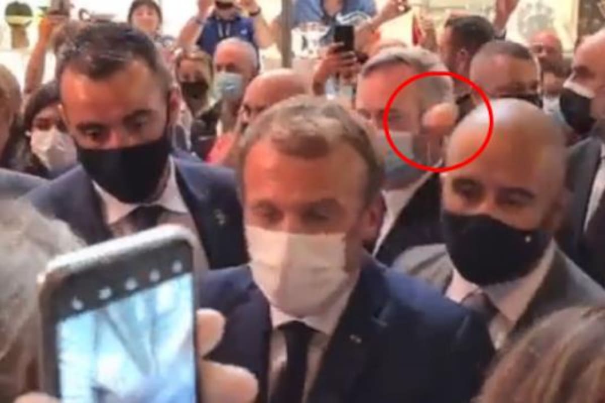 El presidente francés Emmanuel Macron fue golpeado con un huevo